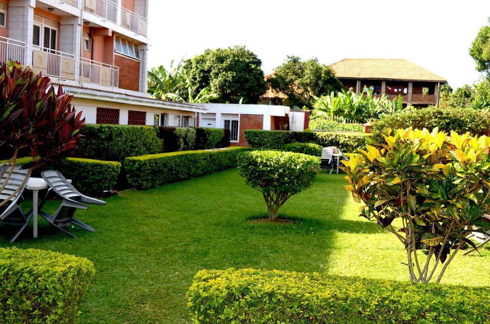 Areba Hotel Entebbe Esterno foto