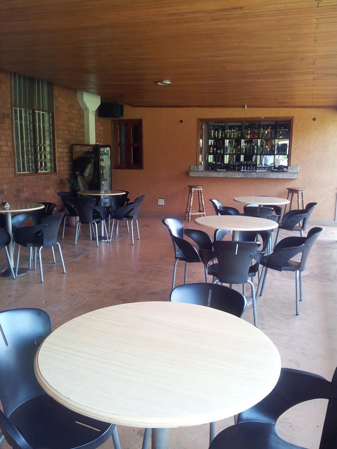 Areba Hotel Entebbe Esterno foto