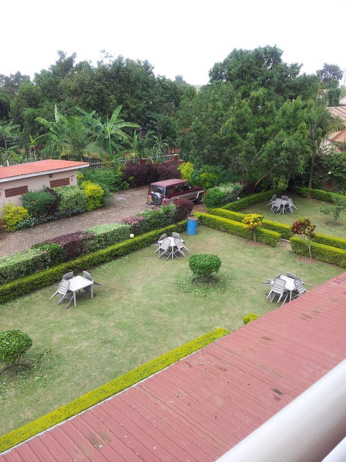 Areba Hotel Entebbe Esterno foto