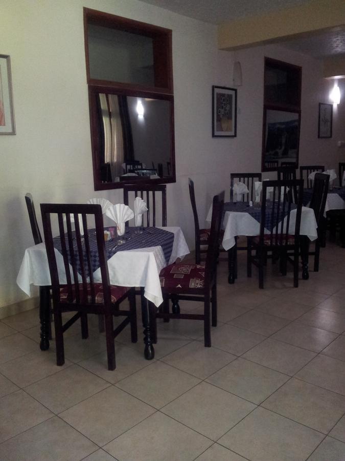 Areba Hotel Entebbe Esterno foto