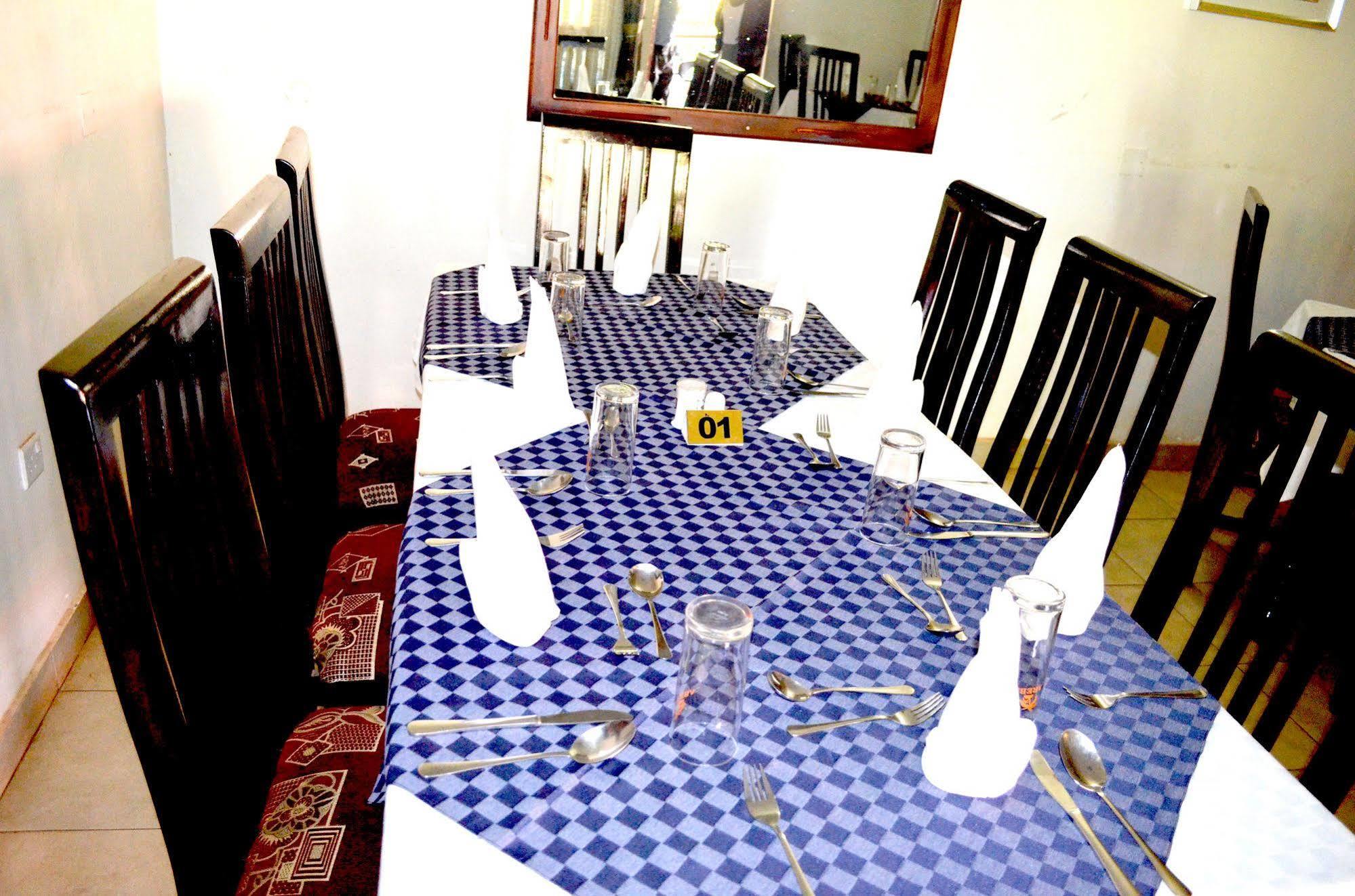 Areba Hotel Entebbe Esterno foto